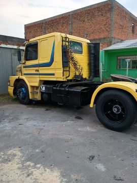 Scania  T 112 H ,4x2  ano 1983, so no bau leve em bom estado geral
