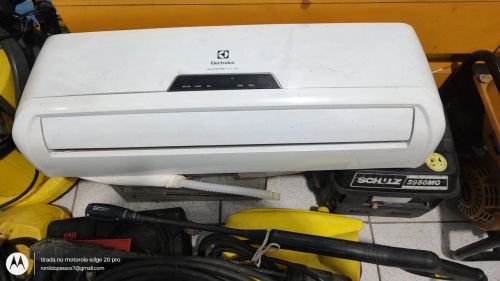 Evaporadora Eletrolux inverter para desocupar lugar perfeito funcionando 