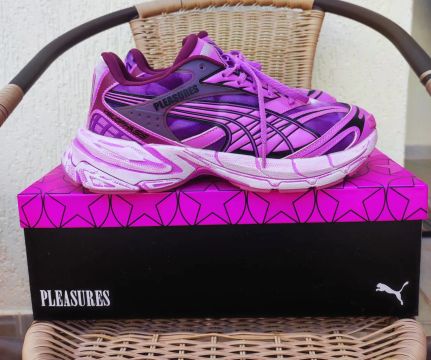 Tênis Puma Velophasis x Pleasures 