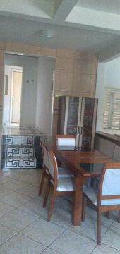 Casa aconchegante com 4 quartos com garagem