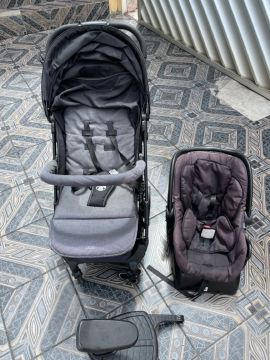 Carrinho de Bebê e Cadeirinha para Carro