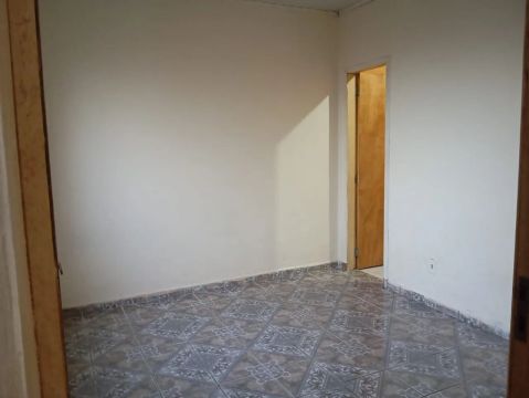 Aluga-se apartamento, ótima localidade. Agenor de carvalho 