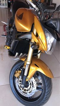 Vende se está cb Hornete muito bem conservado ano 2009.10