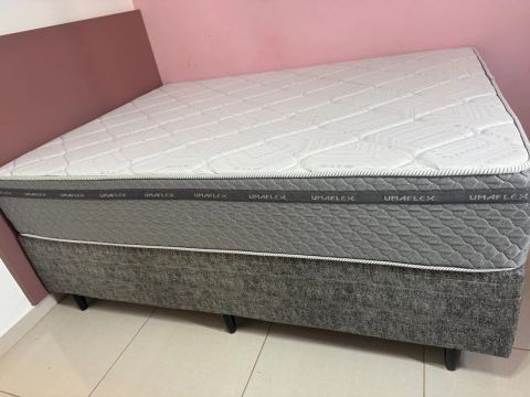Cama box de casa. Molas individuais ensacadas
