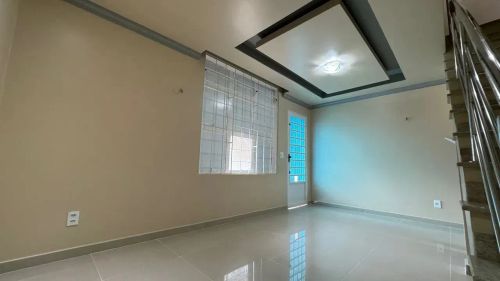 Apartamento Duplex Reformado com 2 Quartos e Varanda