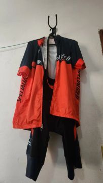ROUPA DE CICLISMO (CAMISA DE CICLISMO + BRETELLE)