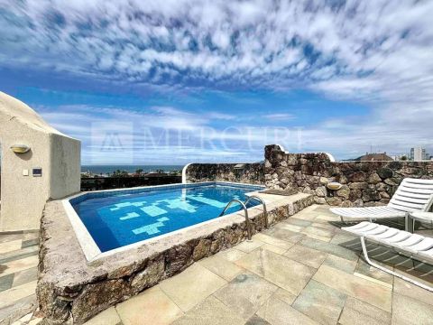 Cobertura Duplex no Guarujá, Enseada, Com Vista Mar, 4 Suítes e Piscina privativa.