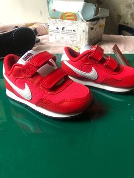 Nike MD Valiant Infantil Vermelho Infantil Sneaker 