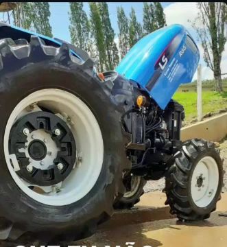 Trator ls r65