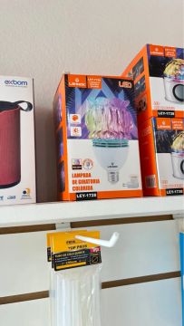 Lâmpada LED Giratória Colorida - Iluminação Incrível!
