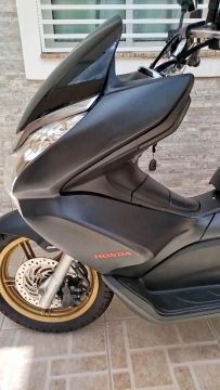 Lateral esquerda Honda pcx