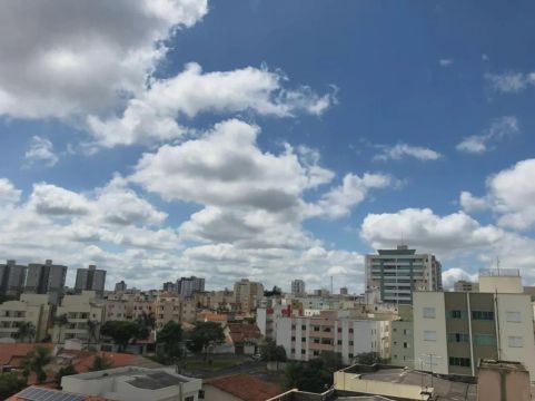 Cobertura em Rua Saturnino Pedro dos Santos - Santa Mônica - Uberlândia/MG