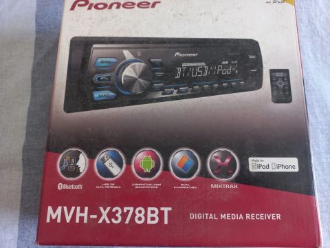 Som automotivo Pioneer MVH-X378BT