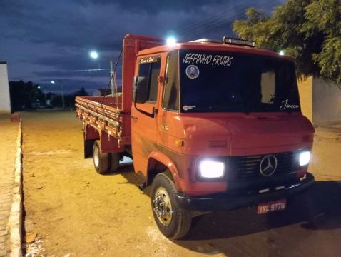 Mercedes 608 ano 77