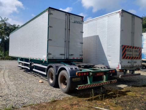 Vendo bitrem baú 200 metros cúbicos valor 195 mil somente vendo 