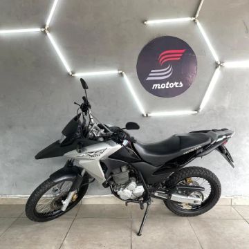XRE 300 2018 SUPER NOVA