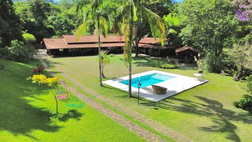 Sitio em área nobre de itaipava