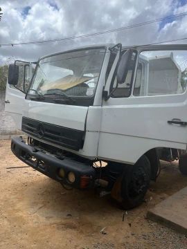 Caminhão caçamba Mercedes-Benz 1214 - Ótimo estado