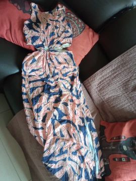 Vestido longo estampado tons rosa com azul