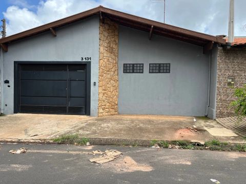Excelente casa 3 quartos 3 banheiros ! Aceito permutar! Aceito financiamento !