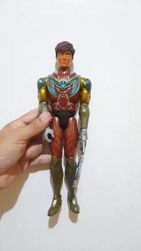 Boneco Max Stell bem conservado.