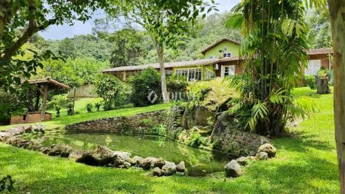 Casa à venda 4 Quartos, 4 Suites, 2 Vagas, 5000M², Fazenda Inglesa, Petrópolis - RJ