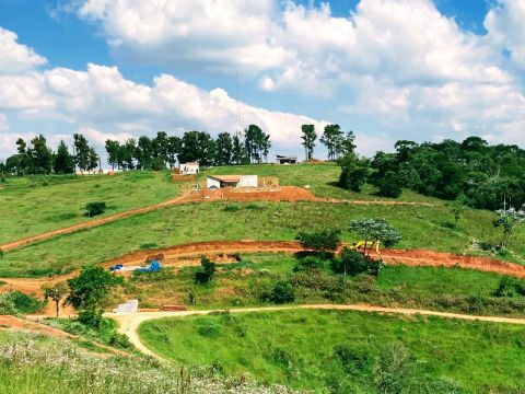 Imóvel para venda tem 600 metros quadrados em Centro - IGARATA - SP