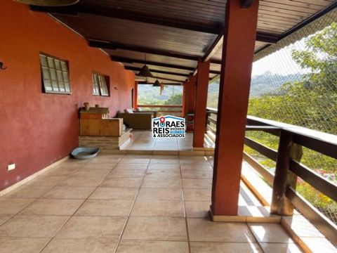 Chácara à Venda em São Lourenço da Serra com 2.820m2 e 680 de área Construída