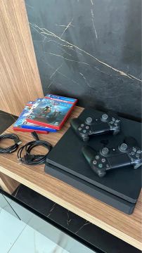 Playstation 4 com 2 controles