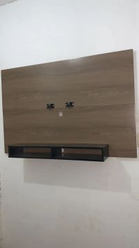 Rack para TV com Prateleira