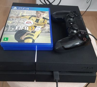 Playstation 4 com 2 jogos + controle