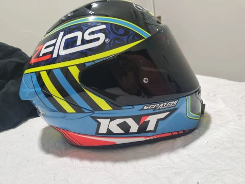 Capacete KYT Zelos - Scratchi Design - Tamanho M