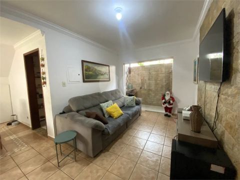 Sobrado com 3 quartos à venda ou para locação em Vila Santos - SP