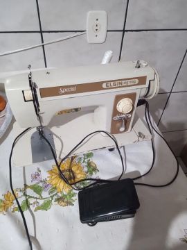 Máquina de costura 
