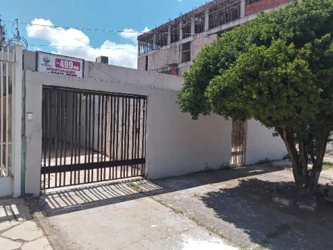 Particular - Alugo casa para até 02 adultos ótima localização