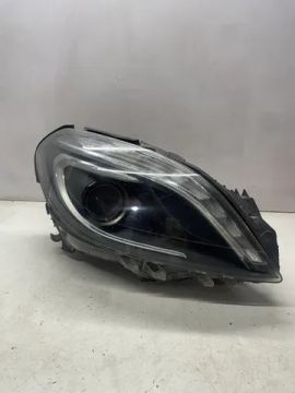 Farol Esquerdo Mercedes B200 2013 2014 Com Detalhes