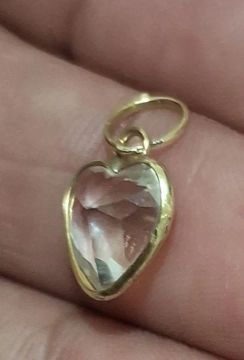 Pingente de coração em ouro 18k com cristal