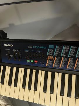 Teclado Casio CTK-120 com 100 Ritmos e 100 Tons