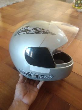 Capacete tamanho 60