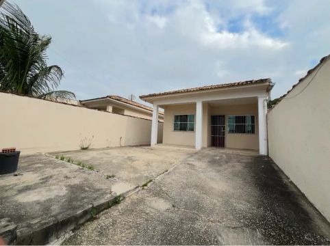 Imóvel para locação no bairro Viaduto com 2 quartos em Viaduto - Araruama - RJ