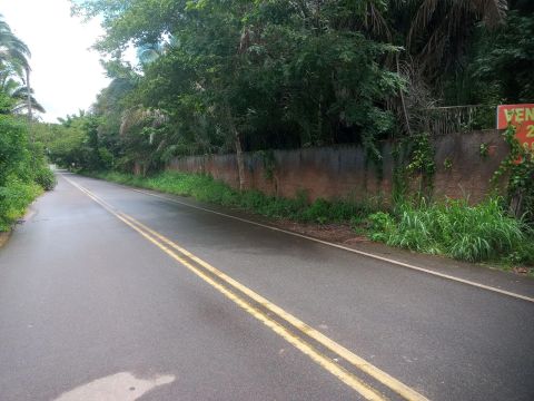 Vende se esse terreno ou Aluga-se