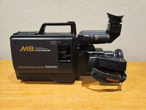 CAMERA PANASONIC M8