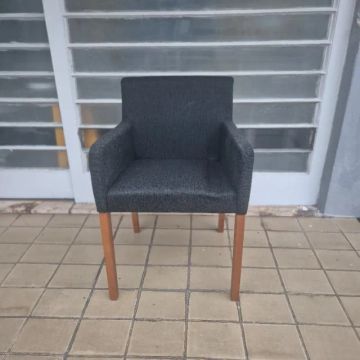 CADEIRA COM BRAÇOS PROSA TOKSTOK