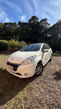 Peugeot 208 activ 1.5 8v Completo Baixa Km e Revisado
