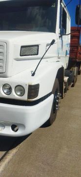 Caminhão Mercedes-Benz