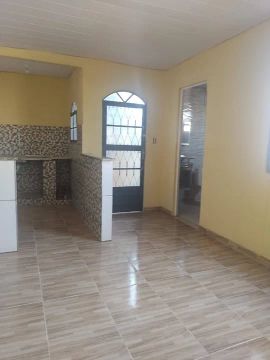 Alugo uma casa