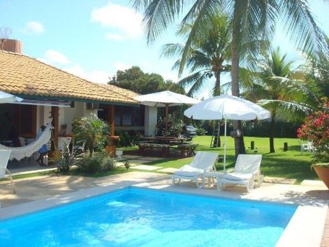 Casa em Guarajuba, Litoral Norte de Salvador, 3/Q, 2 Suítes, mobiliada, nascente, piscina,