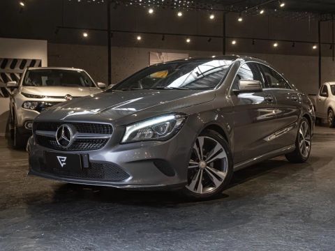Mercedes-Benz CLA200 Vision 2017 (13k Abaixo da Fipe!)