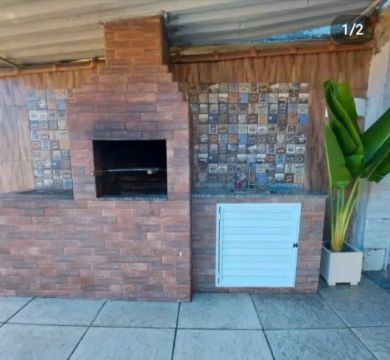 Vendo Casa triplex com piscina próximo ao 16º Batalhão da PM.