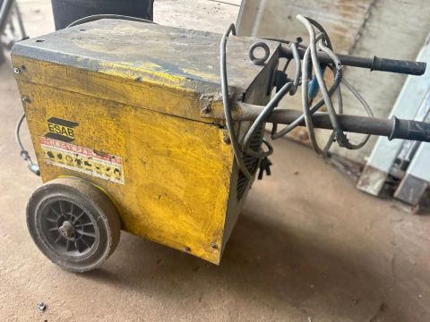 Máquina de solda ESAB